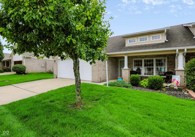 2nd image of 1068 Hilltop Commons Blvd, Whiteland, IN 46184 | MLS# 22119479