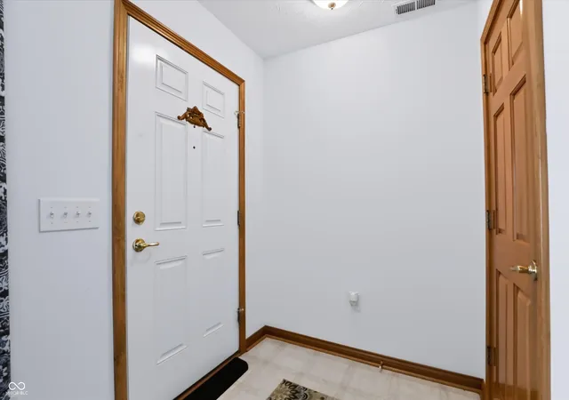 5th image of 1068 Hilltop Commons Blvd, Whiteland, IN 46184 | MLS# 22119479