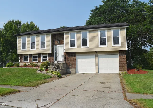 3rd image of 8059 Harvest Ln, Indianapolis, IN 46256 | MLS# 22119486