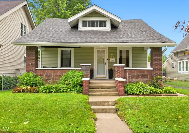 2nd image of 957 E Raymond St, Indianapolis, IN 46203 | MLS# 22119492