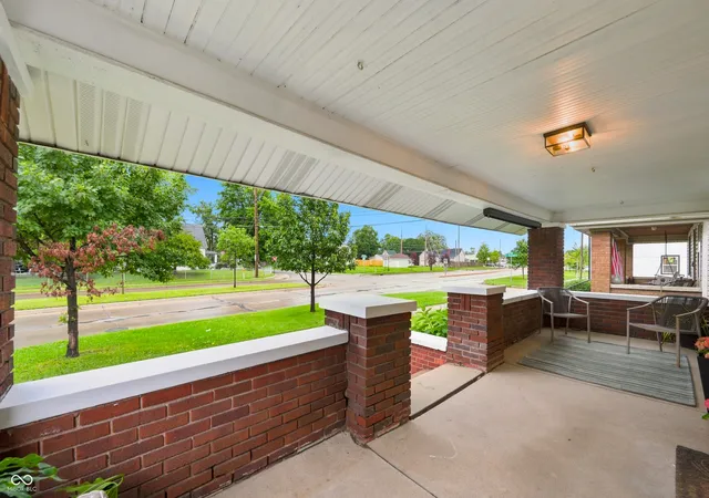 3rd image of 957 E Raymond St, Indianapolis, IN 46203 | MLS# 22119492