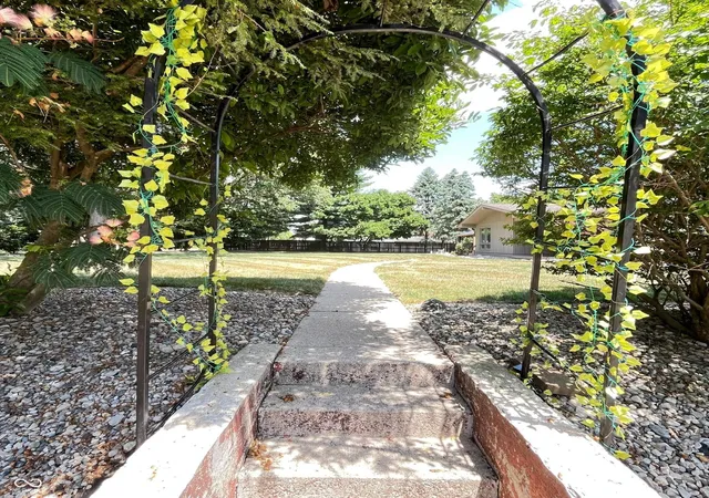 3rd image of 701 N Spring St, Greenfield, IN 46140 | MLS# 22119495