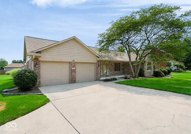 2nd image of 3603 Lakewood Dr, Greenfield, IN 46140 | MLS# 22119505