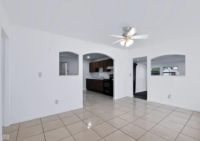 5th image of 4001 Kalmar Dr, Indianapolis, IN 46222 | MLS# 22119521