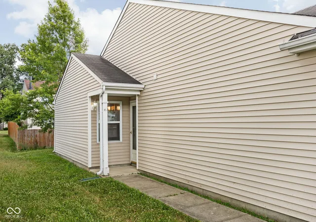 3rd image of 1845 Blue Pine Ln, Indianapolis, IN 46231 | MLS# 22119523