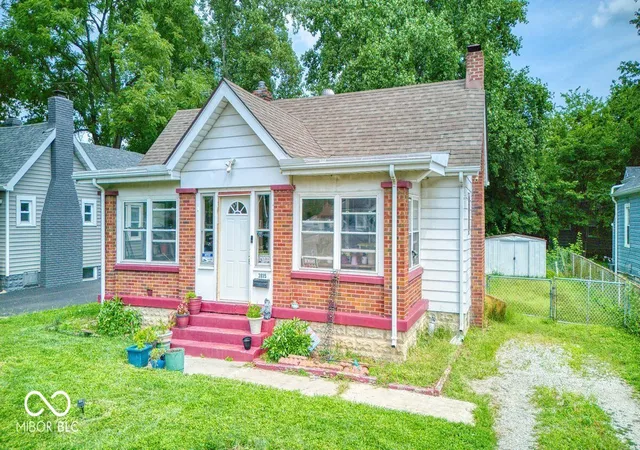 Photo 2 of Single family home for sale at 2835 S Pennsylvania St, Indianapolis, IN 46225 | MLS# 22119528 | Listing updated on 2026-09-04