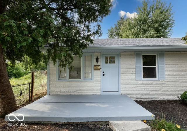 3rd image of 419 Berkley Rd, Indianapolis, IN 46208 | MLS# 22119534
