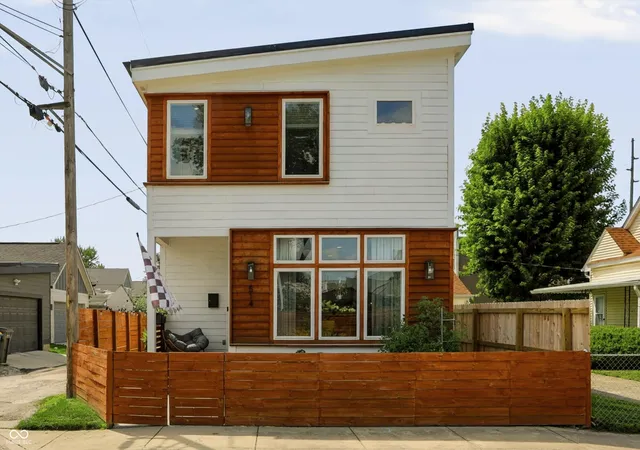 1st image of 514 Spruce St, Indianapolis, IN 46203 | MLS# 22119541
