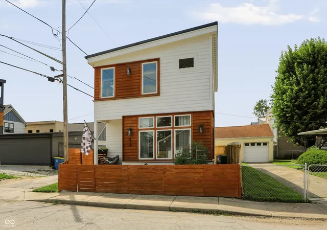 3rd image of 514 Spruce St, Indianapolis, IN 46203 | MLS# 22119541