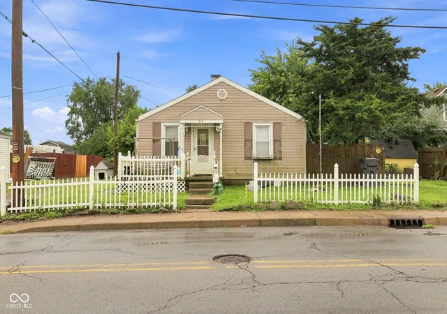 1st image of 515 W 29th St, Anderson, IN 46016 | MLS# 22119542
