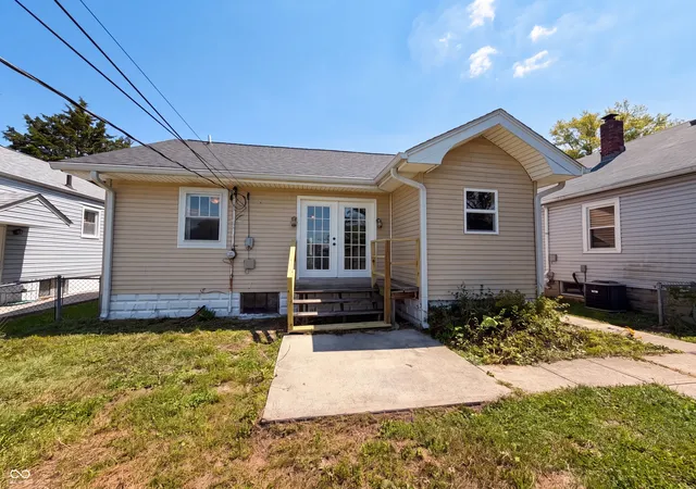 Single family home for sale at 130 S 10th Avenue, Beech Grove, IN 46107 | MLS# 22119553 | Listing updated on 2026-10-02