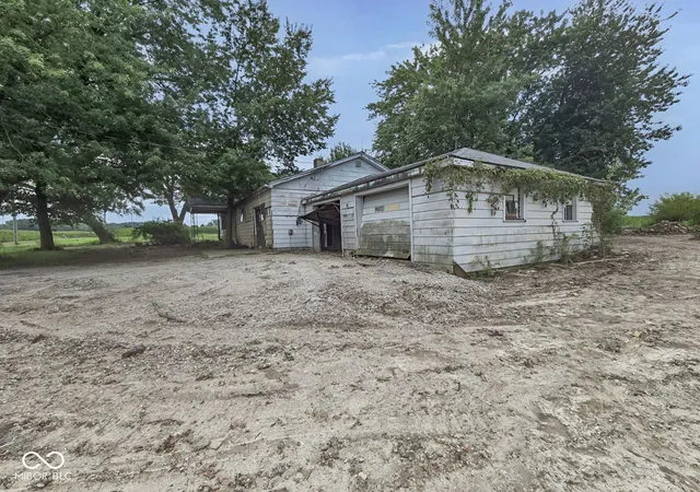 Photo 4 of Sale Pending at 2847 W County Rd 700 N, Brazil, IN 47834 | MLS# 22119557 | Listing updated on 2026-08-28