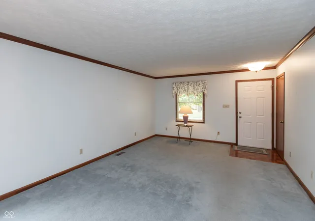 2nd image of 1323 Holiday Ln W, Brownsburg, IN 46112 | MLS# 22119562