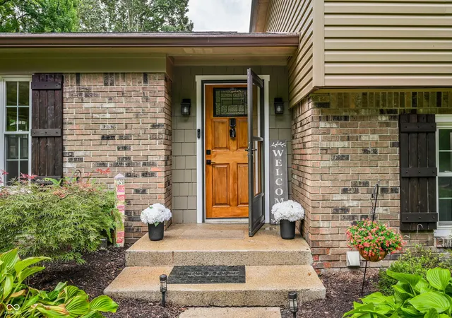 2nd image of 3145 E 71st St, Indianapolis, IN 46220 | MLS# 22119572