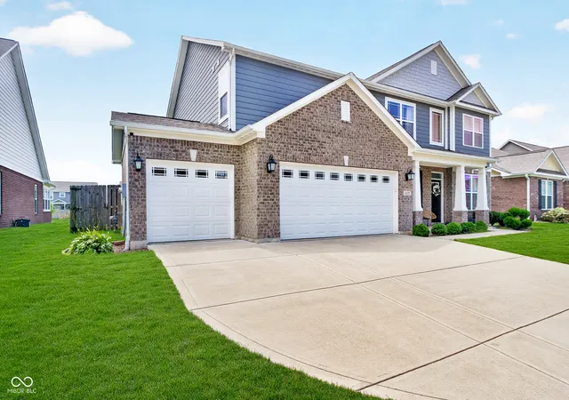 2nd image of 6125 Burgin Dr, Whitestown, IN 46075 | MLS# 22119584