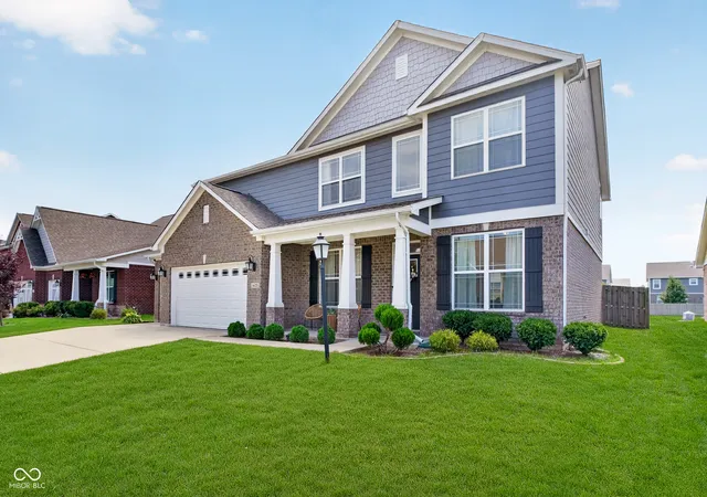 3rd image of 6125 Burgin Dr, Whitestown, IN 46075 | MLS# 22119584