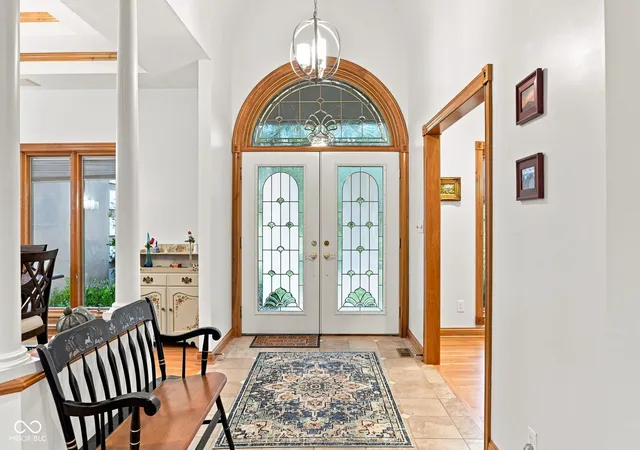 Photo 4 of Sale Pending at 9337 N Oak Crk Dr, Mooresville, IN 46158 | MLS# 22119591 | Listing updated on 2026-09-22