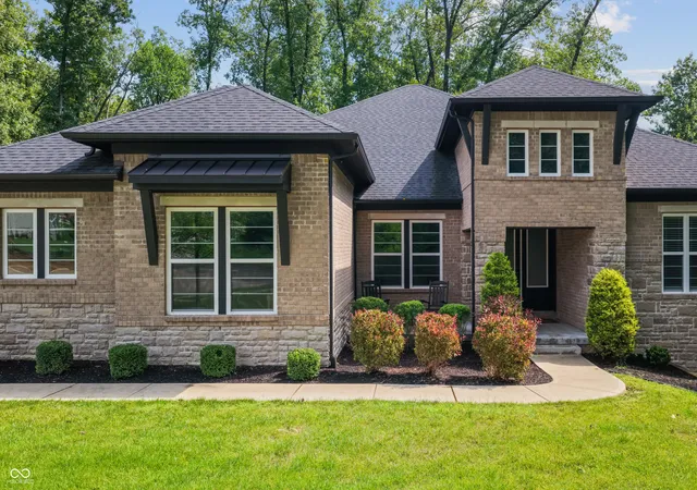 1st image of 5059 Oak Ridge Trl, Columbus, IN 47201 | MLS# 22119601