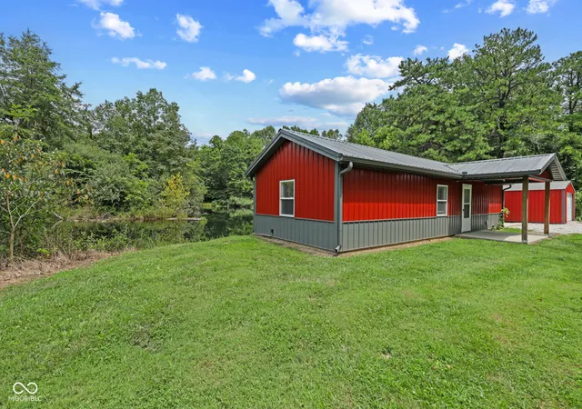 Photo 2 of Single family home for sale at 6100 E County Rd 550 N, Shelburn, IN 47879 | MLS# 22119607 | Listing updated on 2026-08-13