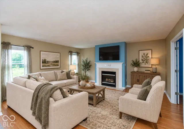 Photo 2 of Single family home for sale at 8835 Rapp Dr, Indianapolis, IN 46237 | MLS# 22119612 | Listing updated on 2026-10-14