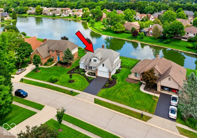 Photo 2 of Single family home for sale at 11709 Whisper Bay Ct, Carmel, IN 46033 | MLS# 22119617 | Listing updated on 2026-10-06