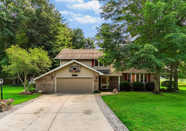 Photo 2 of Sale Pending at 8409 Timber Ln, Lafayette, IN 47905 | MLS# 22119635 | Listing updated on 2026-09-21