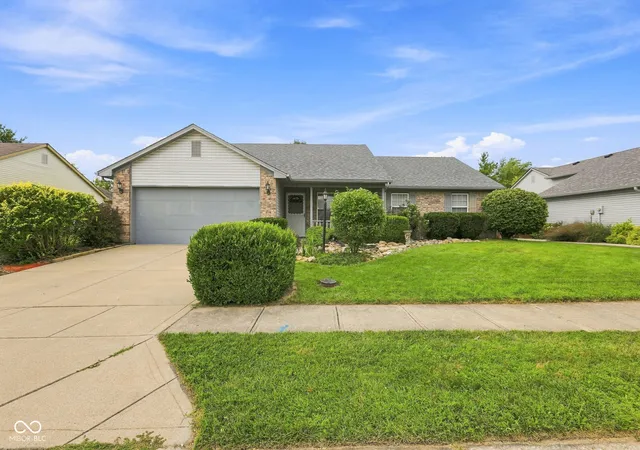 Photo 3 of Single family home for sale at 510 E Quail Ridge Dr, Westfield, IN 46074 | MLS# 22119642 | Listing updated on 2026-09-23