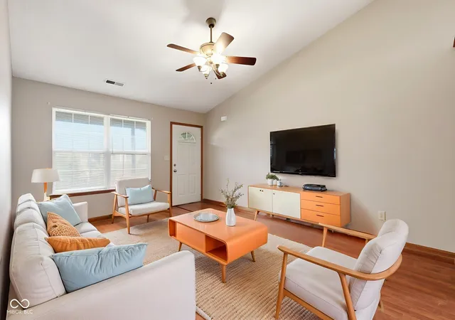 Photo 4 of Sale Pending at 510 E Quail Ridge Dr, Westfield, IN 46074 | MLS# 22119642 | Listing updated on 2026-10-05