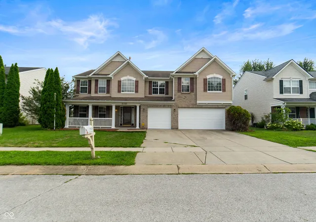 1st image of 6425 Bonneville Dr, Indianapolis, IN 46237 | MLS# 22119649