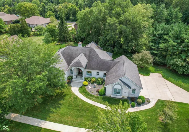 2nd image of 2541 W Apple Blossom Ln, Columbus, IN 47201 | MLS# 22119653