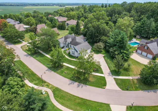 3rd image of 2541 W Apple Blossom Ln, Columbus, IN 47201 | MLS# 22119653