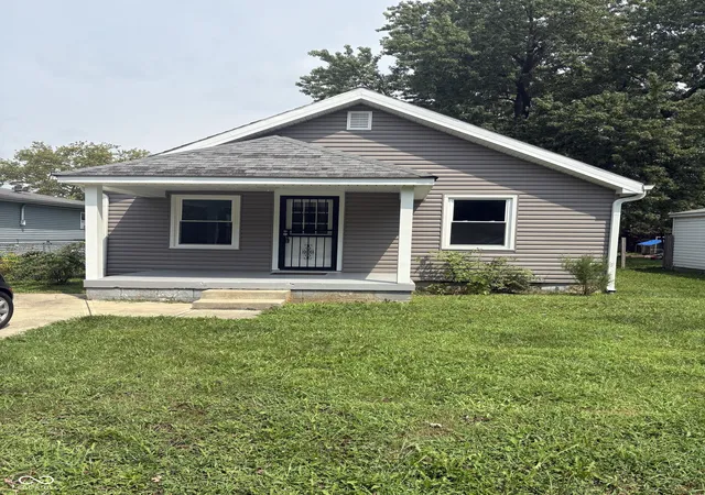 Photo 3 of Sale Pending at 706 Bacon St, Indianapolis, IN 46227 | MLS# 22119662 | Listing updated on 2026-10-07