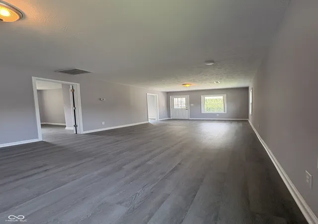 Photo 4 of Sale Pending at 706 Bacon St, Indianapolis, IN 46227 | MLS# 22119662 | Listing updated on 2026-10-07