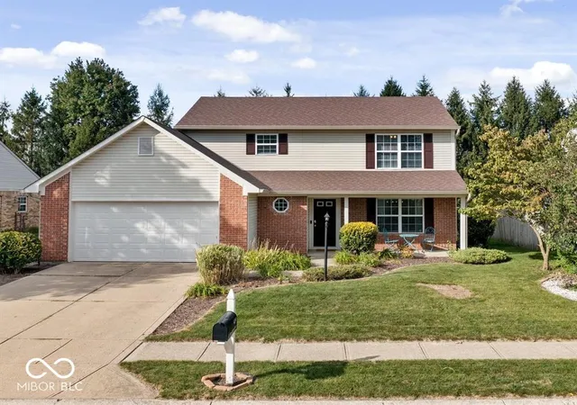 Photo 1 of Single family home for sale at 404 E Pine Ridge Dr, Westfield, IN 46074 | MLS# 22119667 | Listing updated on 2026-10-01