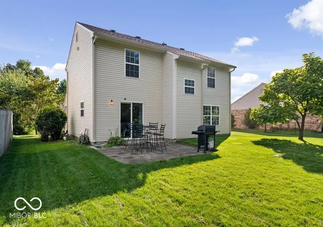 Photo 3 of Single family home for sale at 404 E Pine Ridge Dr, Westfield, IN 46074 | MLS# 22119667 | Listing updated on 2026-10-01