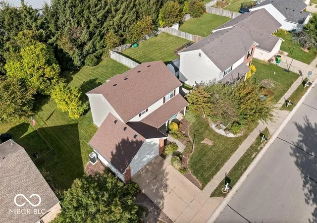 Photo 3 of Single family home for sale at 404 E Pine Ridge Dr, Westfield, IN 46074 | MLS# 22119667 | Listing updated on 2026-10-01