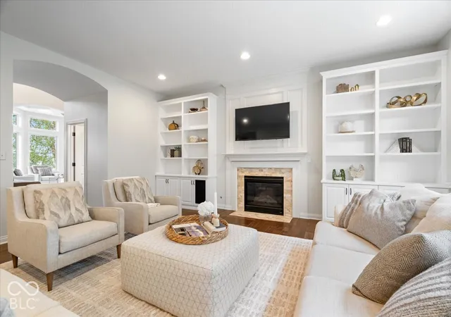 Photo 4 of Single family home for sale at 10529 Geist View Dr, Fishers, IN 46055 | MLS# 22119668 | Listing updated on 2026-09-25