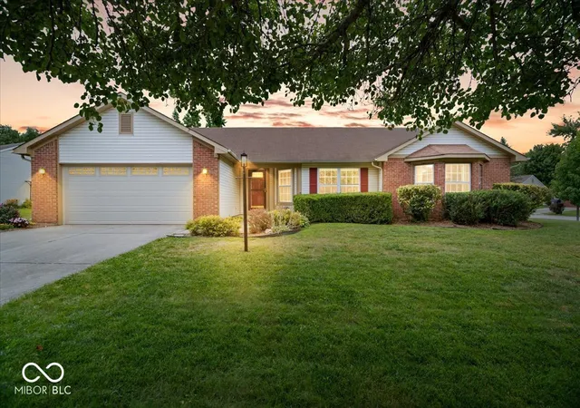 1st image of 5354 Gateway Ave, Noblesville, IN 46062 | MLS# 22119675