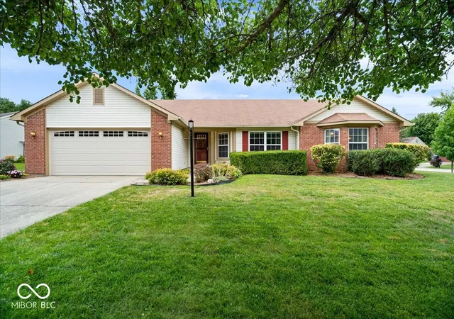 2nd image of 5354 Gateway Ave, Noblesville, IN 46062 | MLS# 22119675