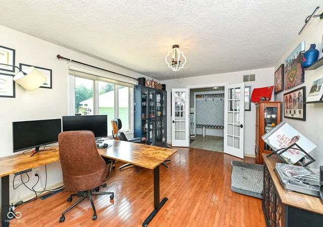 Photo 4 of Sale Pending at 9730 Mallery Dr, Noblesville, IN 46060 | MLS# 22119705 | Listing updated on 2026-10-06