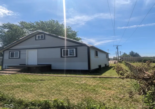2nd image of 1315 E 11th St, Muncie, IN 47302 | MLS# 22119716