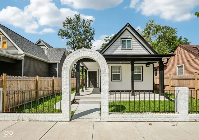 Photo 1 of Single family home for sale at 222 N Tacoma Ave, Indianapolis, IN 46201 | MLS# 22119719 | Listing updated on 2026-09-26