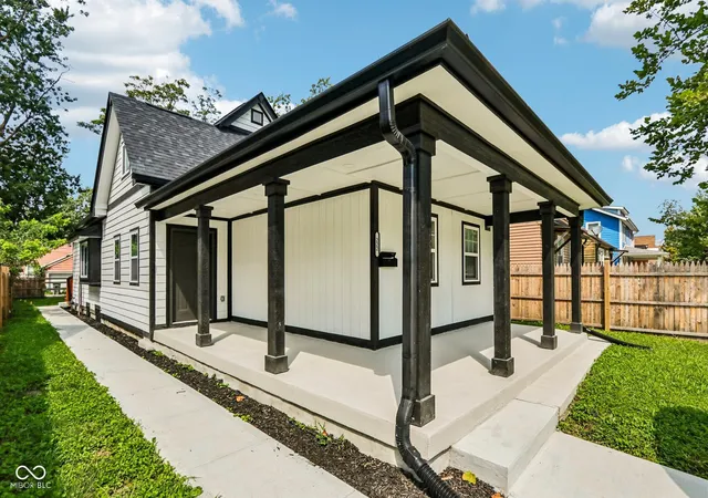 Photo 3 of Single family home for sale at 222 N Tacoma Ave, Indianapolis, IN 46201 | MLS# 22119719 | Listing updated on 2026-10-16
