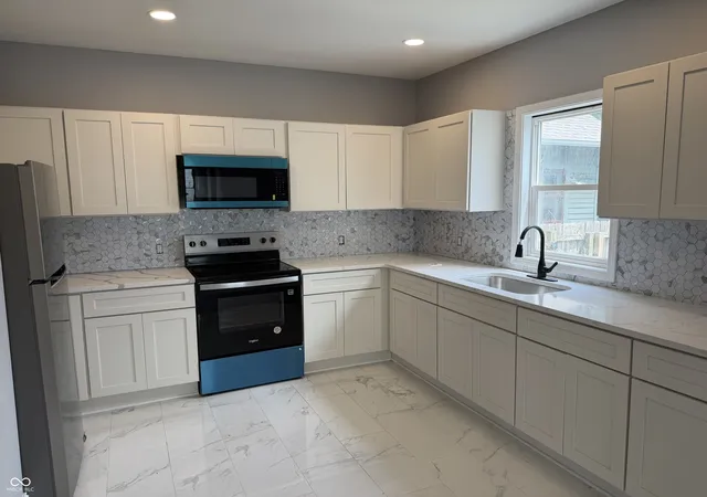 2nd image of 339 N Bosart Ave, Indianapolis, IN 46201 | MLS# 22119733