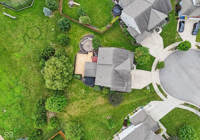 2nd image of 12843 Glastonbury Ct, Fishers, IN 46037 | MLS# 22119739