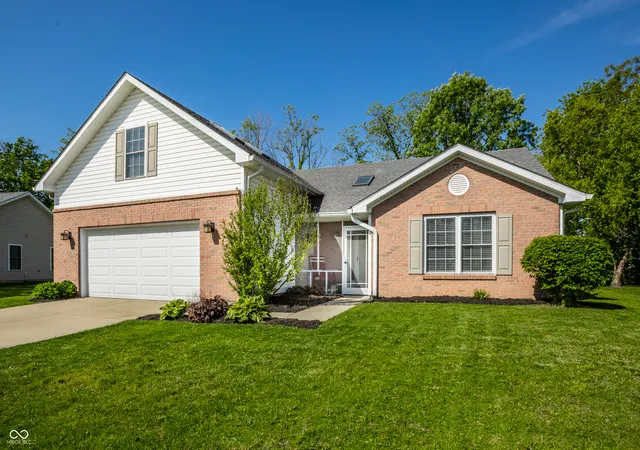 1st image of 25 W Quail Wood Ln, Westfield, IN 46074 | MLS# 22119750
