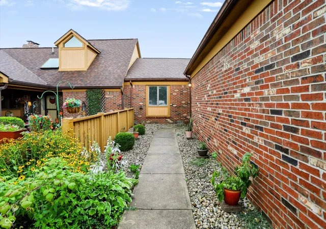 3rd image of 1922 Saint James Pl, Anderson, IN 46012 | MLS# 22119757