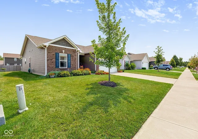 Photo 3 of Sale Pending at 257 Longleaf Ln, Greenfield, IN 46140 | MLS# 22119763 | Listing updated on 2026-09-30