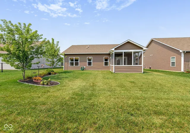 Photo 4 of Sale Pending at 257 Longleaf Ln, Greenfield, IN 46140 | MLS# 22119763 | Listing updated on 2026-09-30
