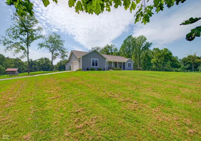 Photo 3 of Single family home for sale at 4497 E 500 S, Columbus, IN 47201 | MLS# 22119772 | Listing updated on 2026-09-30